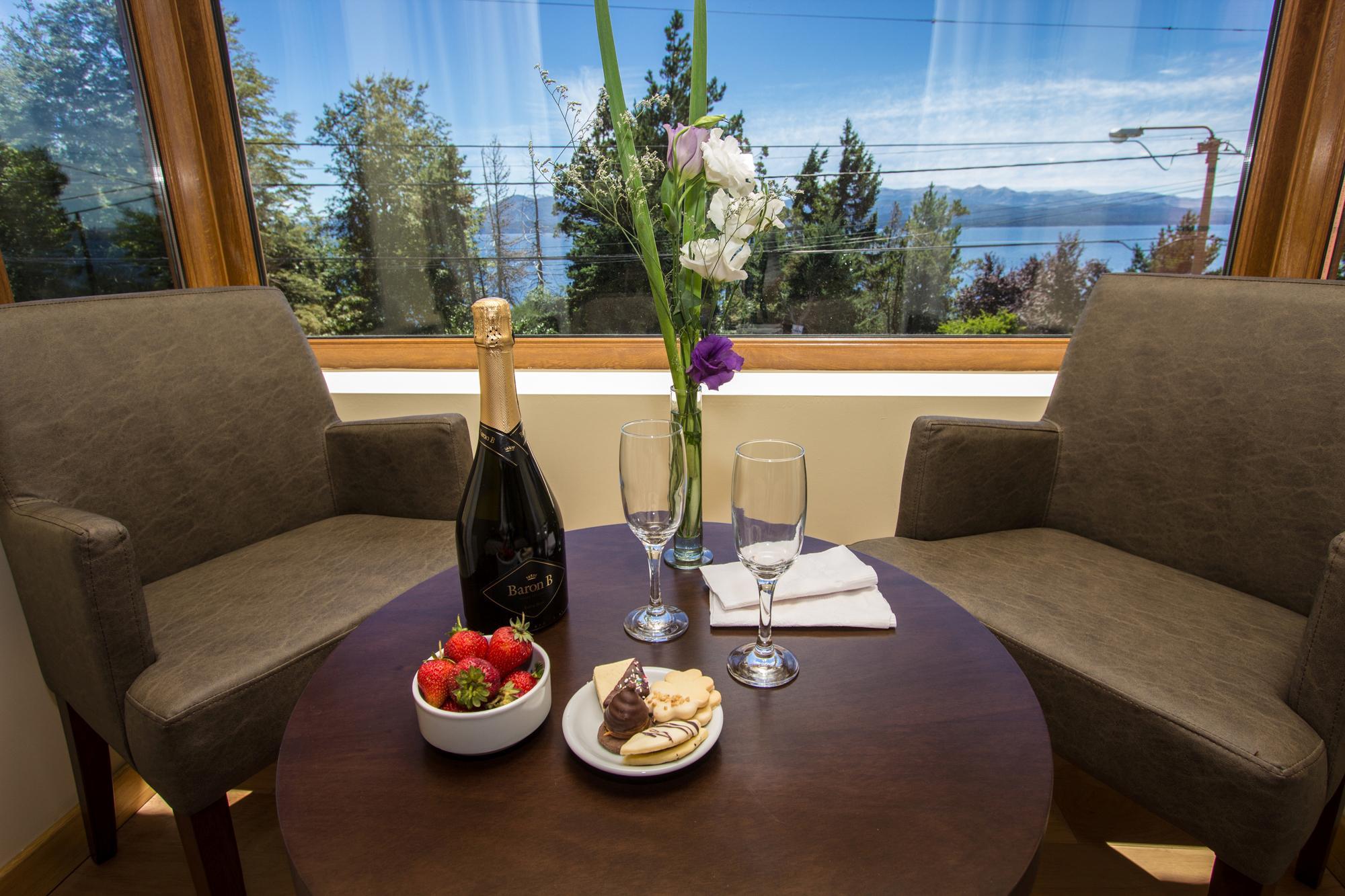 Los Robles Apart & Spa San Carlos de Bariloche Eksteriør bilde